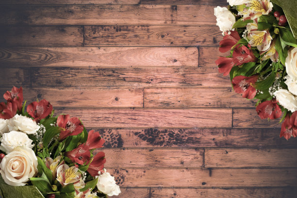 木质背景上的花束图片下载
