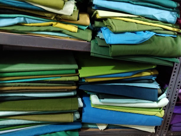 彩色面料的选择图片下载