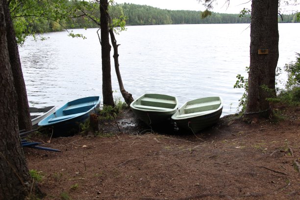 湖上的小船图片下载