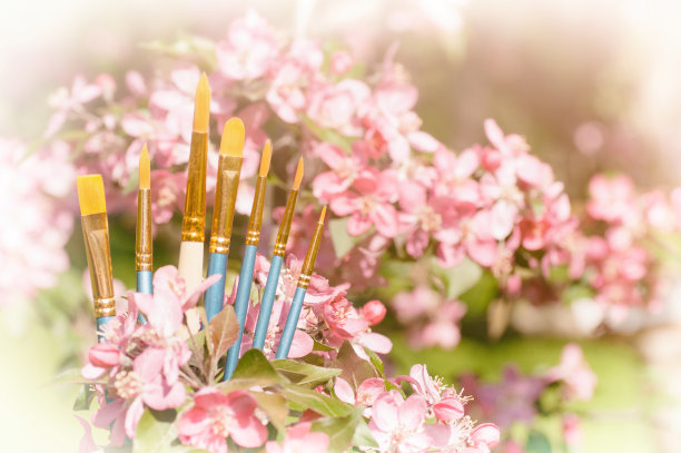 刷子绘制在开花的苹果树红色的花的背景，滤镜应用图片下载