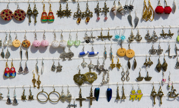 跳蚤市场，金属制品，艺术品，插图，照片，或其他非文字材料准备列入出版物。图片下载