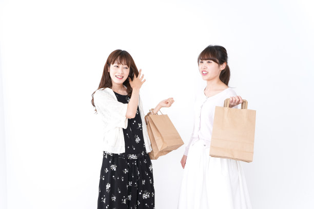 年轻女人购物图片下载