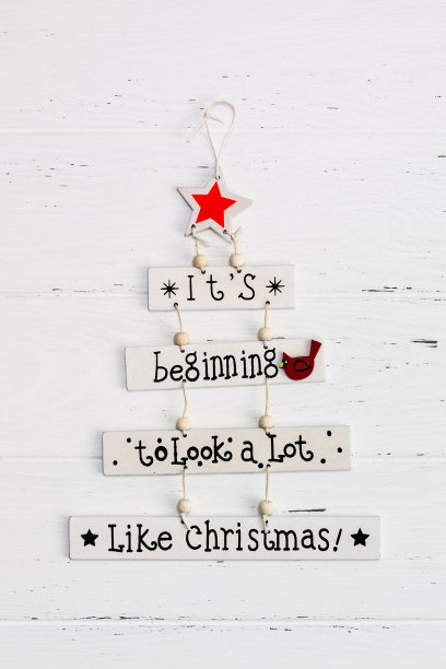 圣诞装饰木制花环与文字图片下载