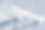汽车在雪地上留下痕迹图片下载