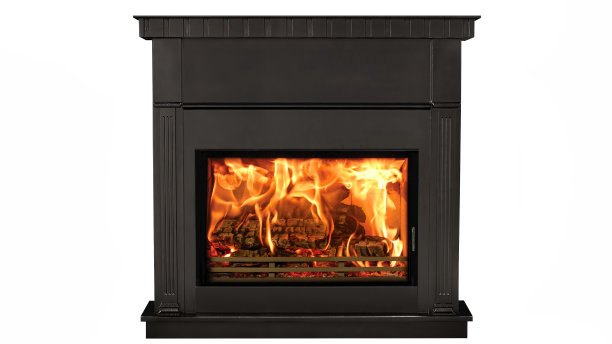 燃烧的黑色壁炉孤立在白色的背景图片下载