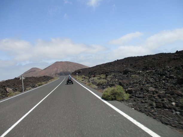 兰萨罗特海滩布兰卡广场公路自行车图片下载