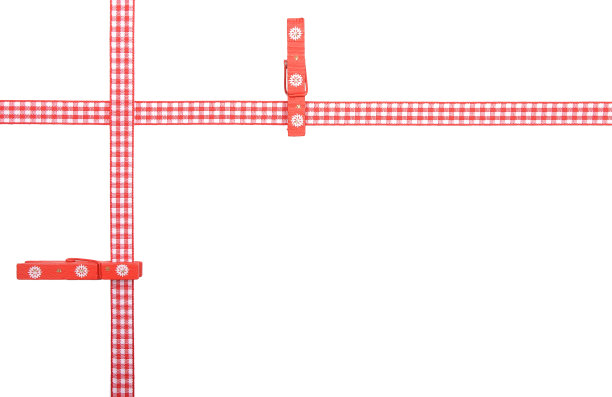 红白格子的缎带和衣夹图片下载