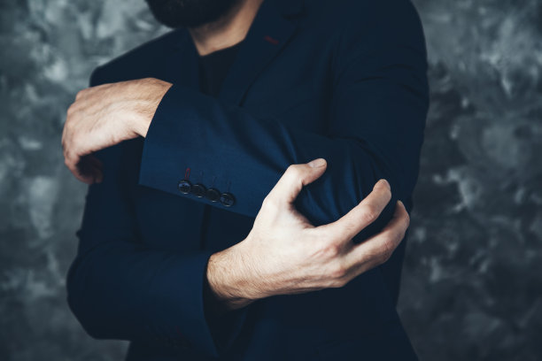 男人的手肘图片下载