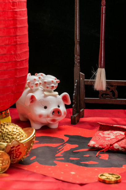 金锭、金币、储蓄罐、春联图片下载