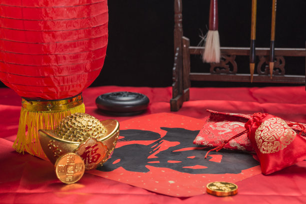 金锭、金币、储蓄罐、春联图片下载