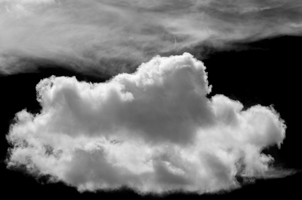 纹理。背景。绘画。设计师的照片，黑色背景上的云图片下载