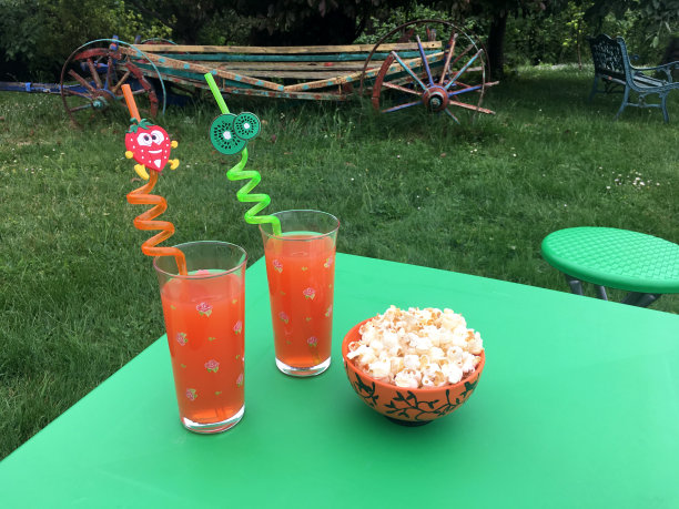 爆米花和饮料图片下载
