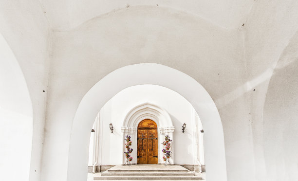 门廊，教堂的入口图片下载