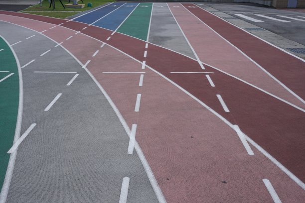 体育场的跑道。图片下载