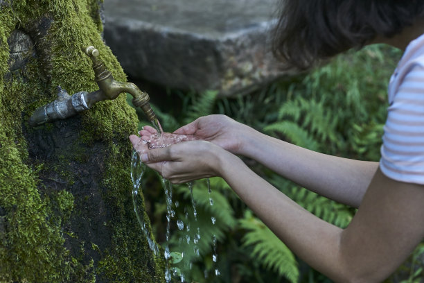 自然水喝图片下载