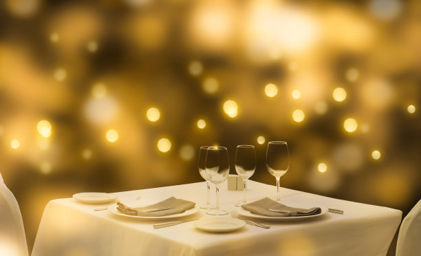 两人的节日餐桌图片下载