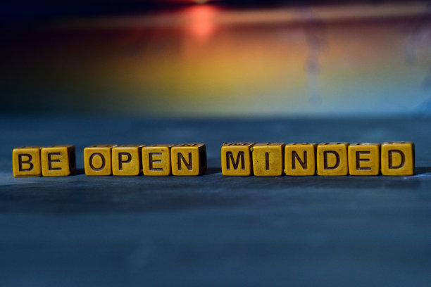 对木块要持开放态度。图片下载