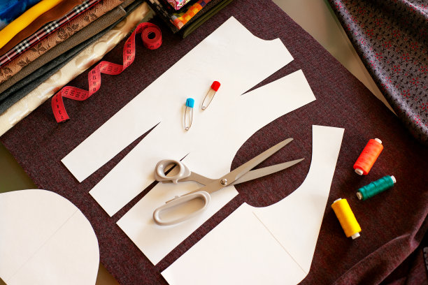 在图样上缝制衣服的范例。从以上观点。图片下载