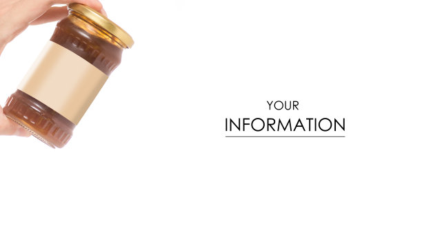 手里拿着果酱杏仁罐子图片下载