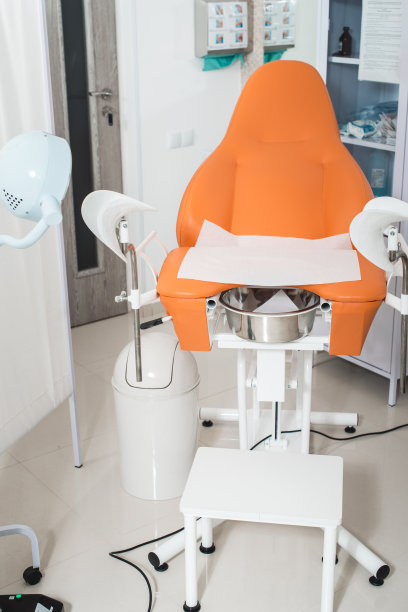 诊所里空着妇科椅的房间。图片下载