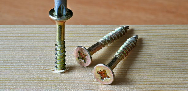 三个螺丝图片下载