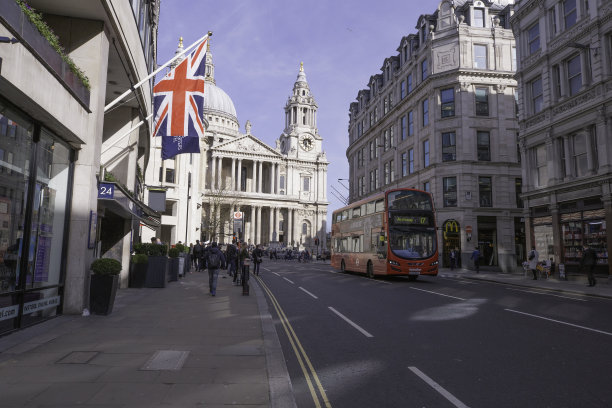 远处的圣保罗图片下载
