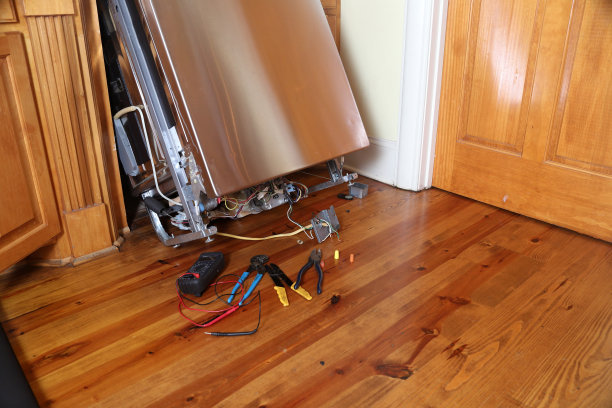 不工作的洗碗机正在修理图片下载