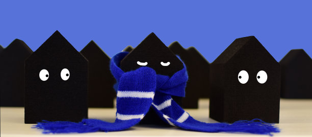 一个裹着围巾的房子图片下载