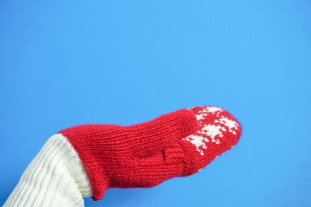 冬天红色手套图片下载