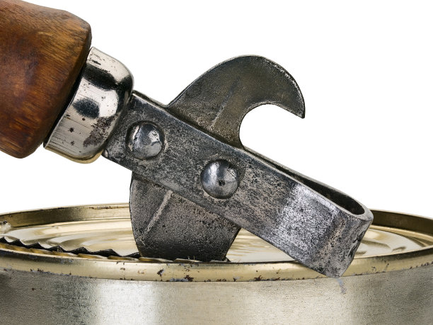 用旧开罐器开罐头图片下载