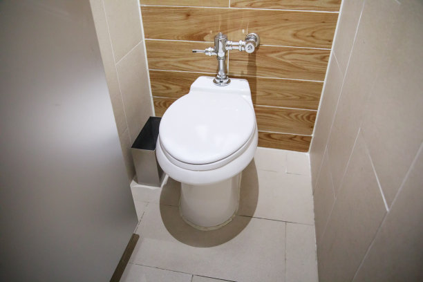 卫生间的门开着就能看到卫生间图片下载