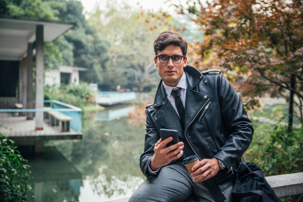 商人检查消息图片下载