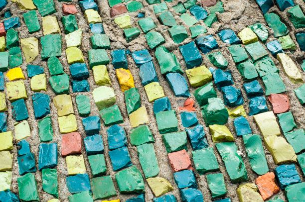 质地、背景、模式。多色马赛克石头的特写照片。结构设计装饰。游泳池墙面和地板的整理图片下载