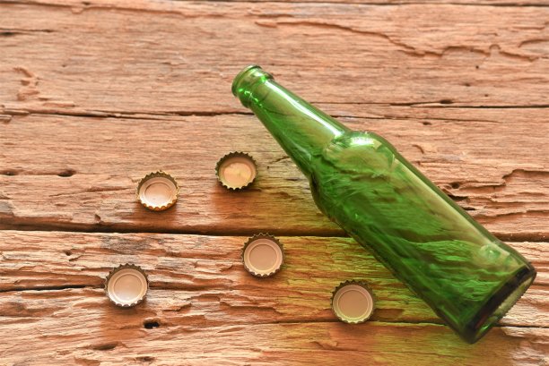 啤酒瓶图片下载