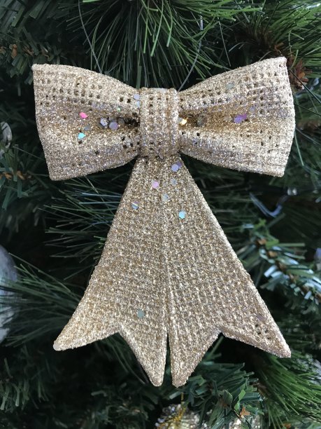 圣诞树上的蝴蝶结装饰图片下载