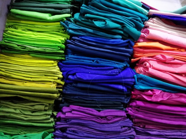 彩色面料的选择图片下载