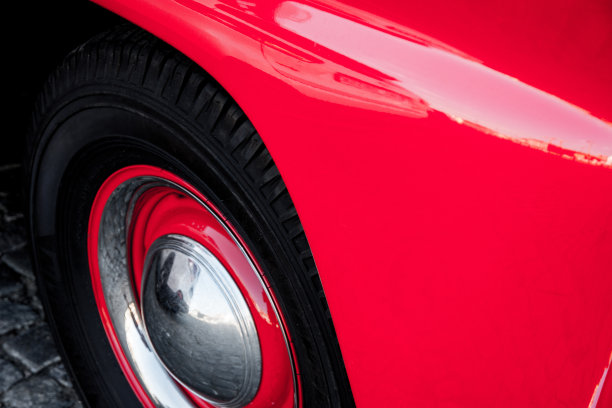 红色的车，车轮图片下载