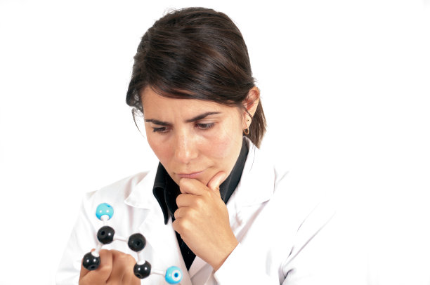 女性员工在工作中处理不同的情况图片下载