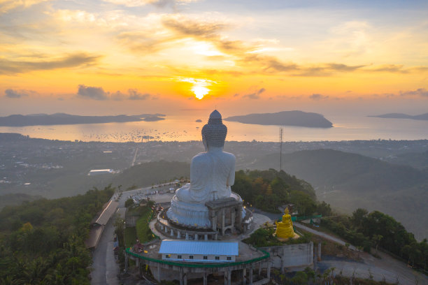 航拍普吉岛日出大佛图片下载