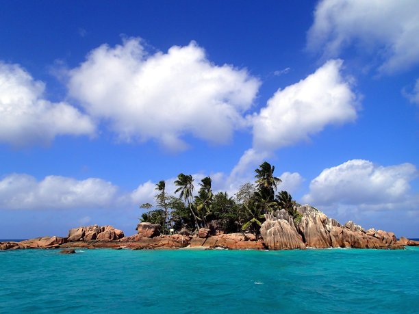 圣皮埃尔-塞舌尔的一个孤岛图片下载