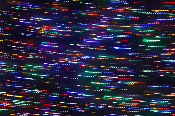 美丽梦幻的心情照片的圣诞树在晚上图片下载