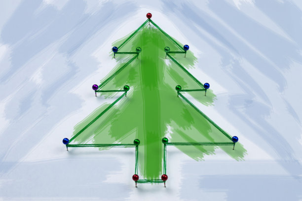 用别针和线做成的圣诞树图片下载