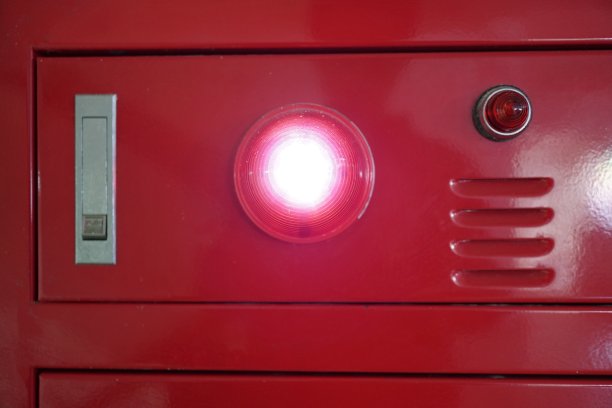 避免火灾的警铃和警告灯。图片下载