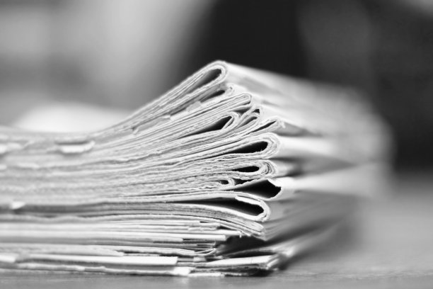 堆报纸图片下载