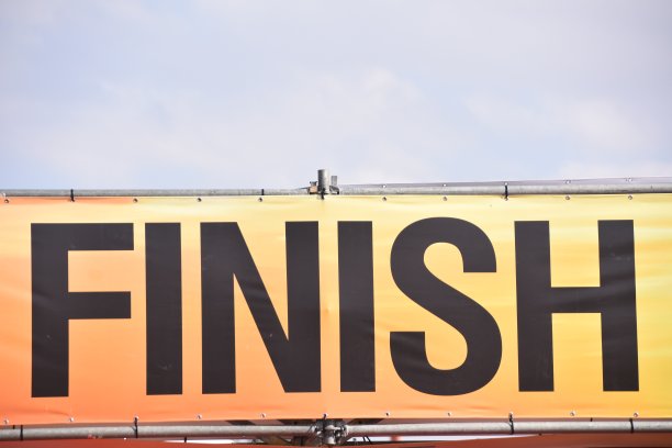 写着“完成”的标志图片下载