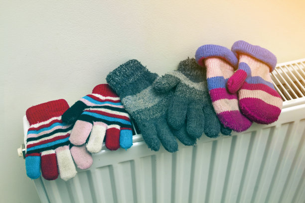 儿童暖手针织条子羊毛手套，冬天过后放在暖气片上晾干图片下载