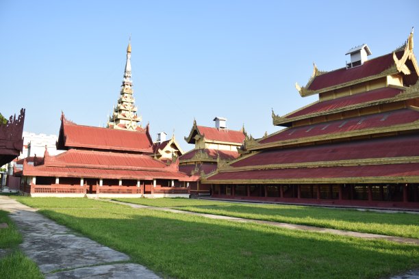 曼德勒皇宫建筑群内的建筑，这是缅甸曼德勒最后一个君主制的最后一个皇家宫殿图片下载