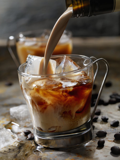 冰咖啡配爱尔兰奶油利口酒图片下载