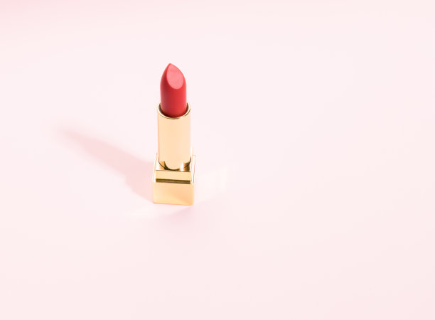 一个红色的口红图片下载