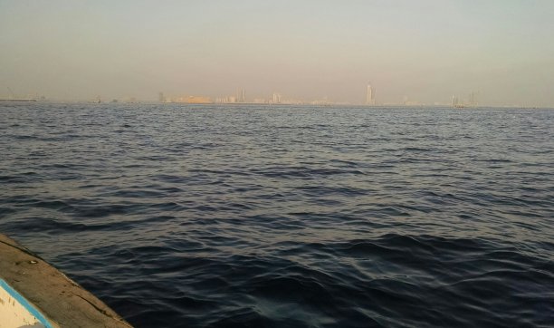 Keamari海滩边的深海图片下载